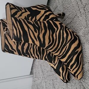 NWT Sam Edelman Kitten Heel Booties